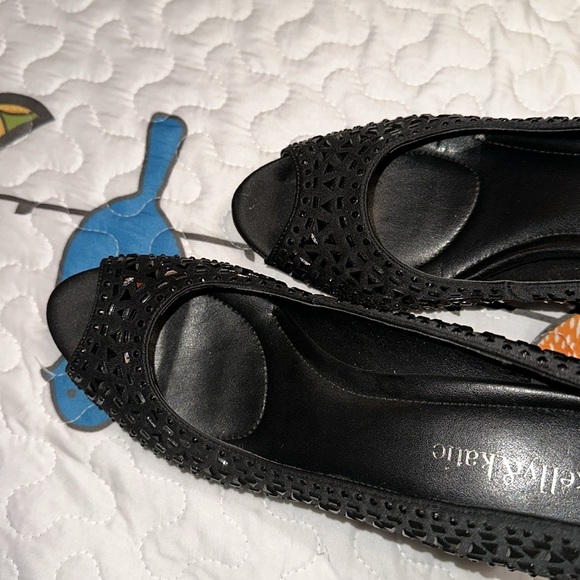 Studded peep-toe heels size 9 - Picture 2 of 2